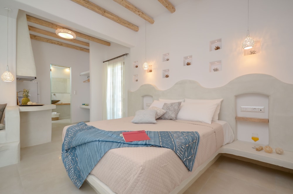 Naxos Nature Suites 8/39