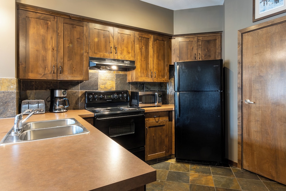 Glacier Mountaineer Lodge 25/32