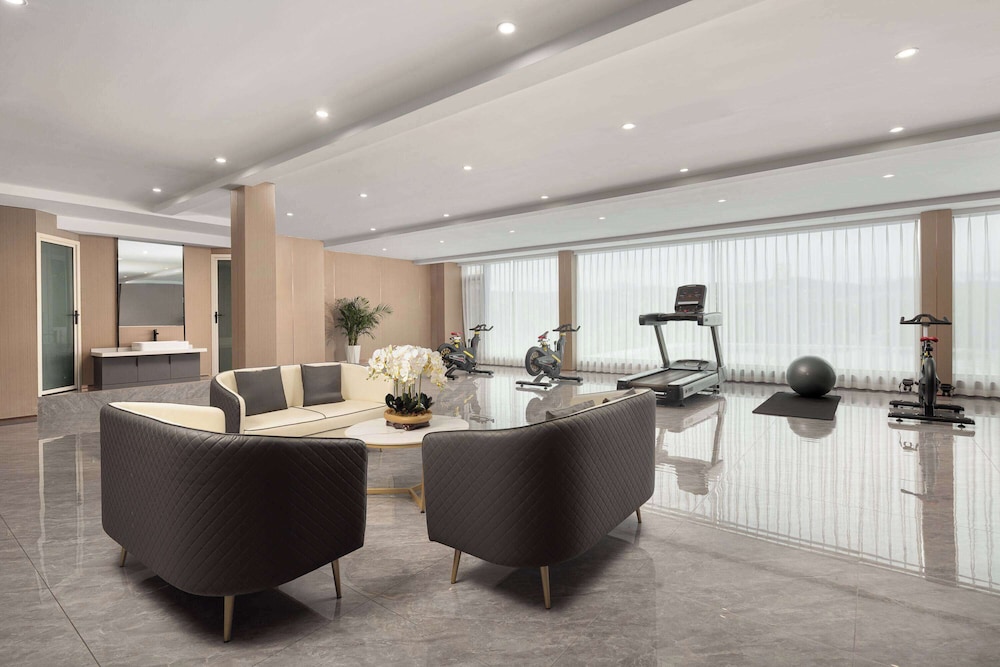 Days Hotel by Wyndham Xishuangbanna Jinghong 20/25