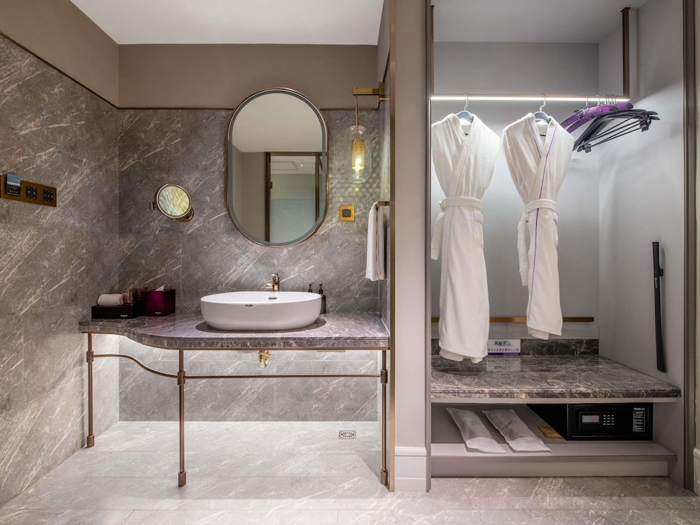 Mercure Jinan Pingyin 47/49