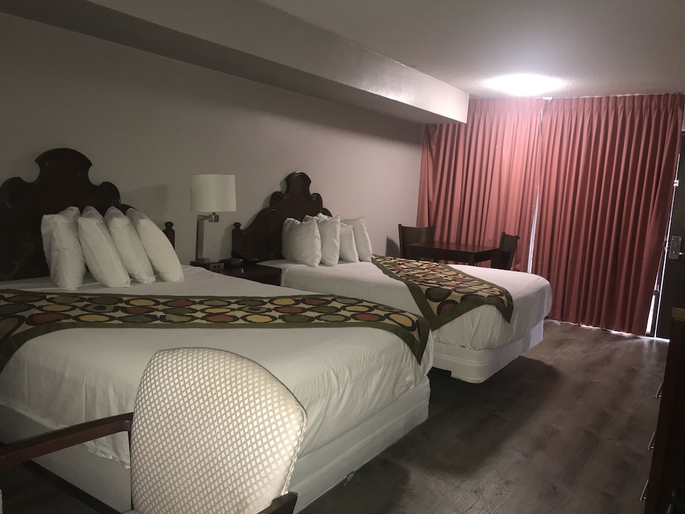 Alamar Resort Inn 16/38