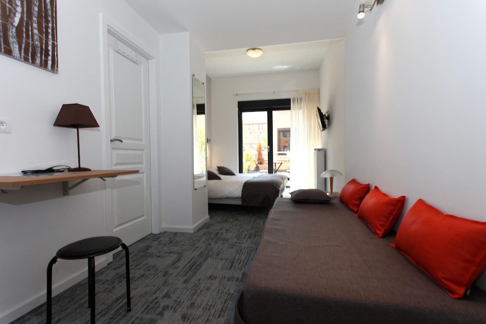 Hotel De L ill 24/41