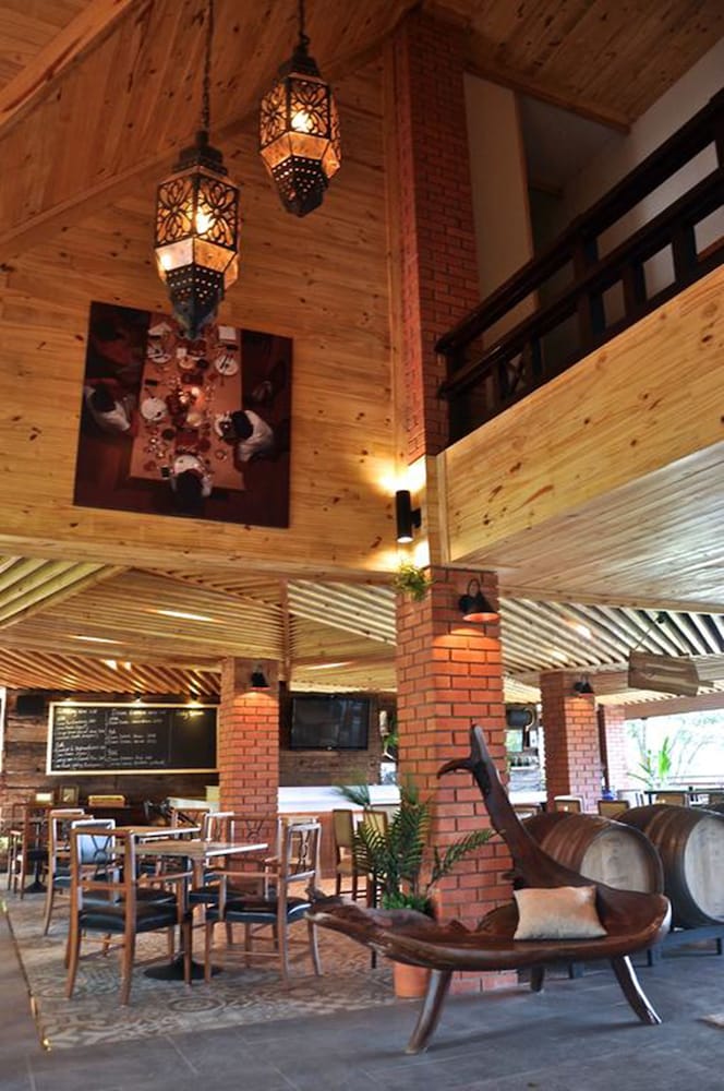 Issara Boutique Winery Hotel 64/78