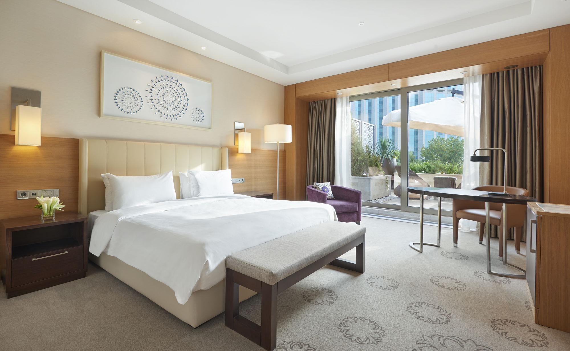 Regency, Suite