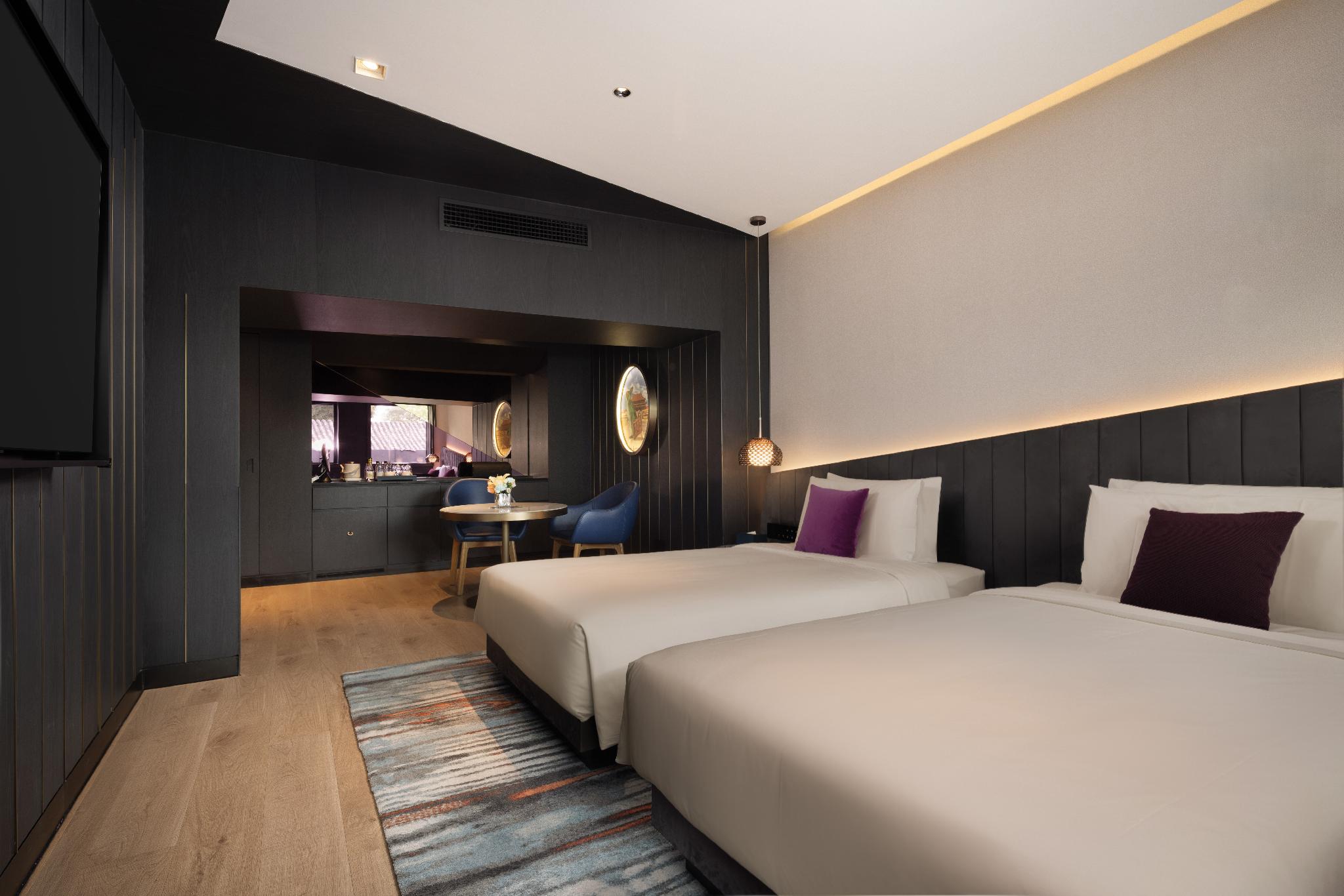 Deluxe, Twin Beds