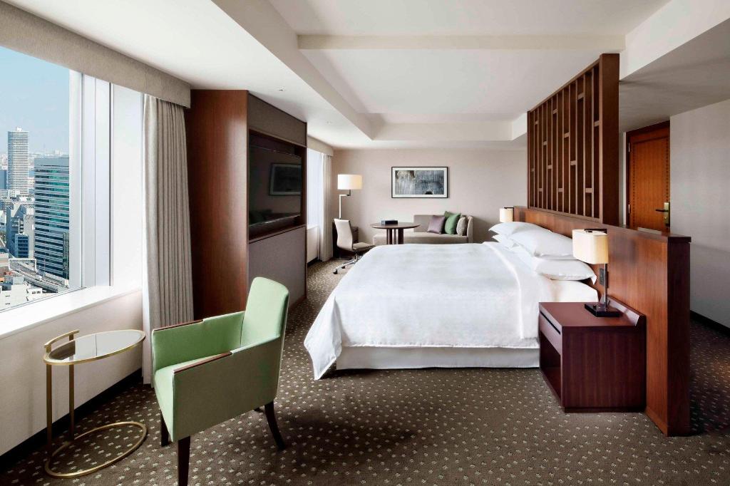 Junior Suite, King Bed, Skyline View, Club Lounge Access