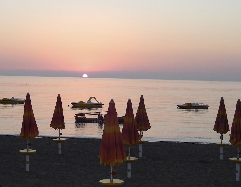 Hotel Villa Smeraldo 32/44