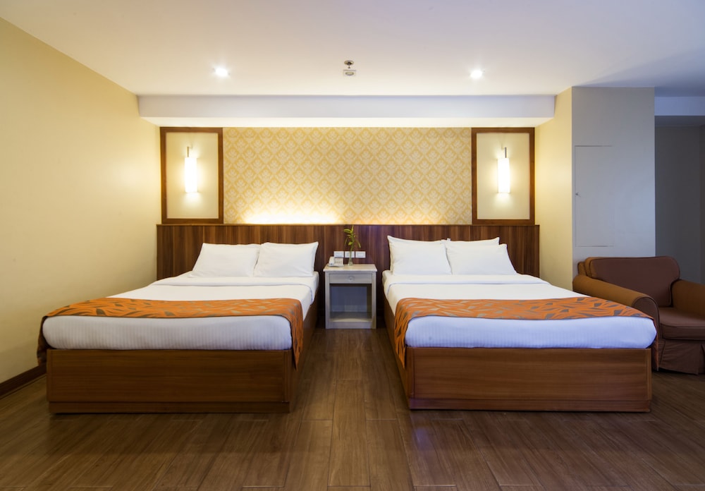 family suite, 2 queen beds