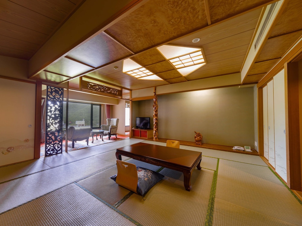 JAPANESE, LARGE, ANNEX