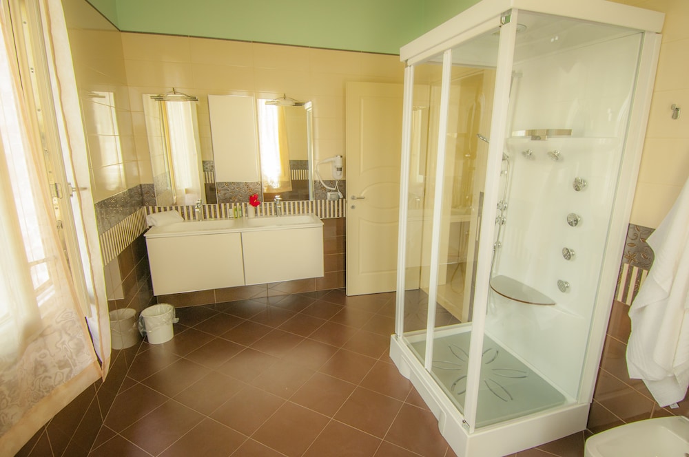 Hotel Villa Maranello 26/27
