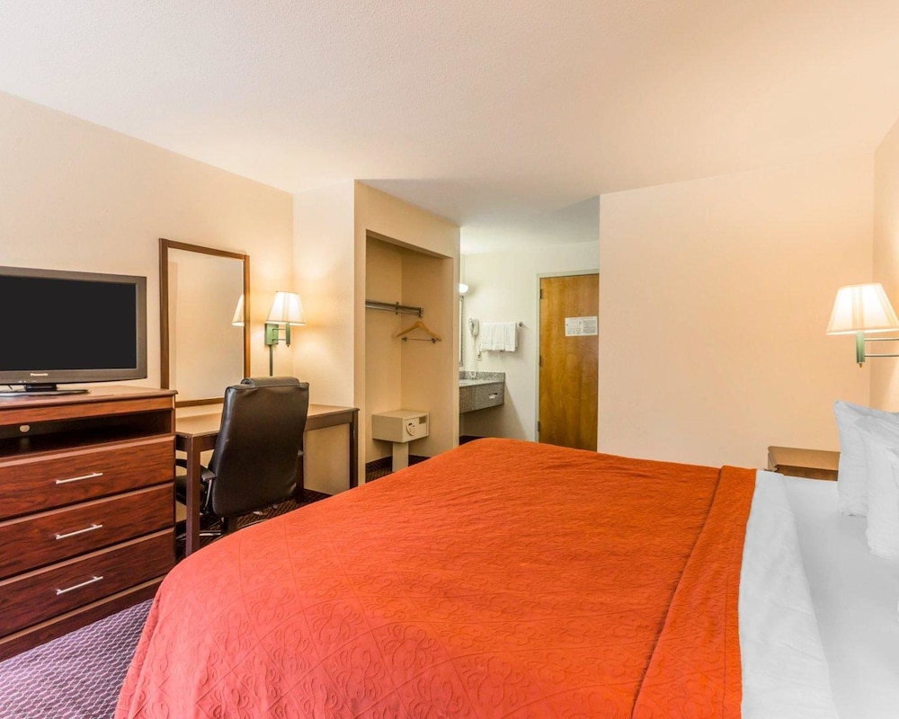 Quality Inn Pell City I-20 exit 158 19/37