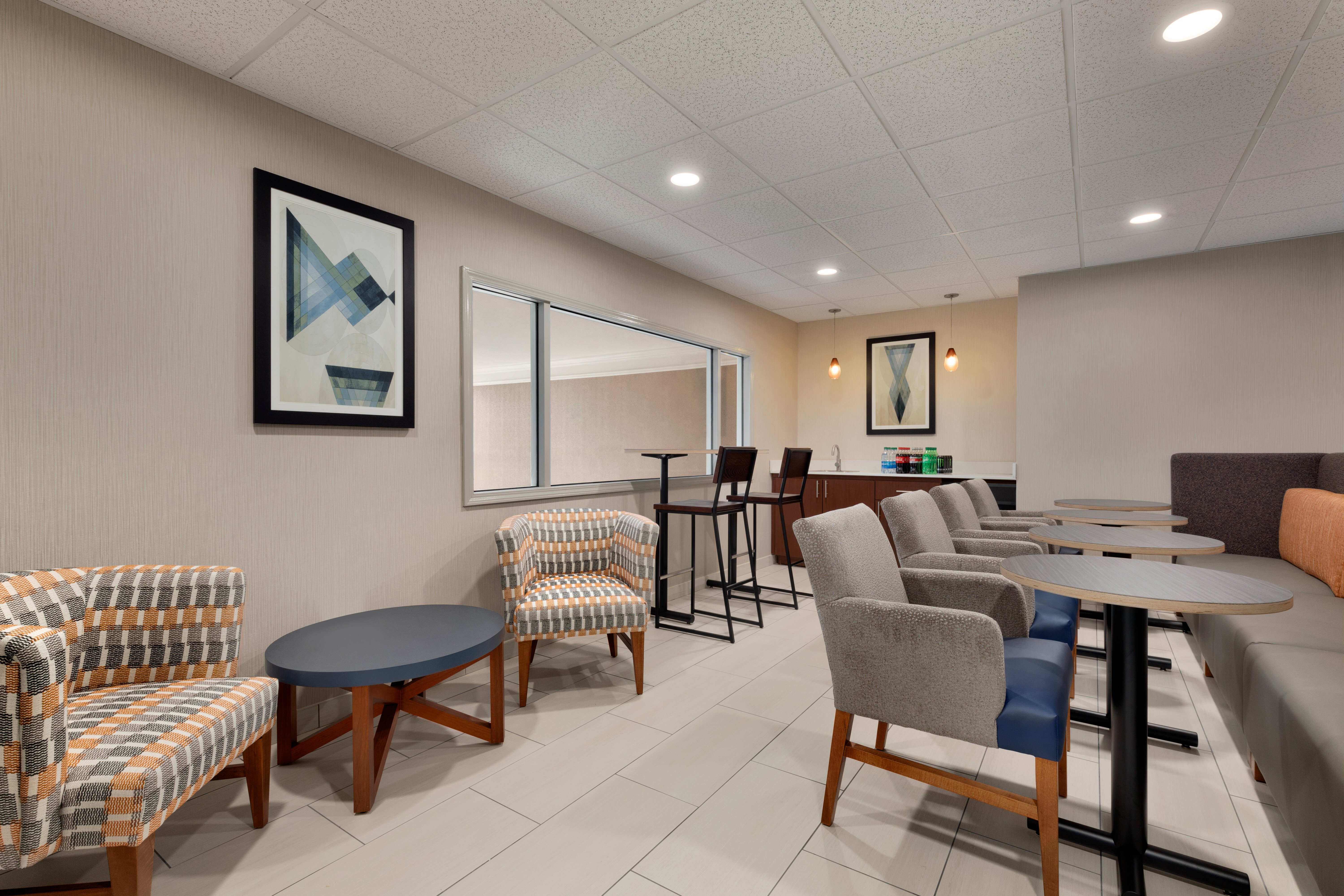 Holiday Inn Express Hotel Suites Auburn University Area 42/53