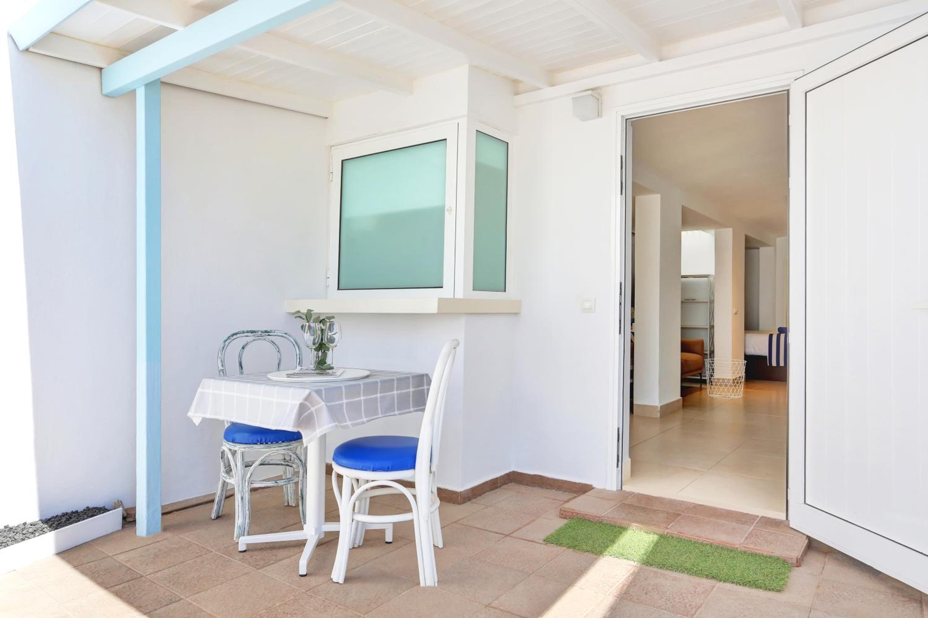 Neptuno Bungalows 4/30