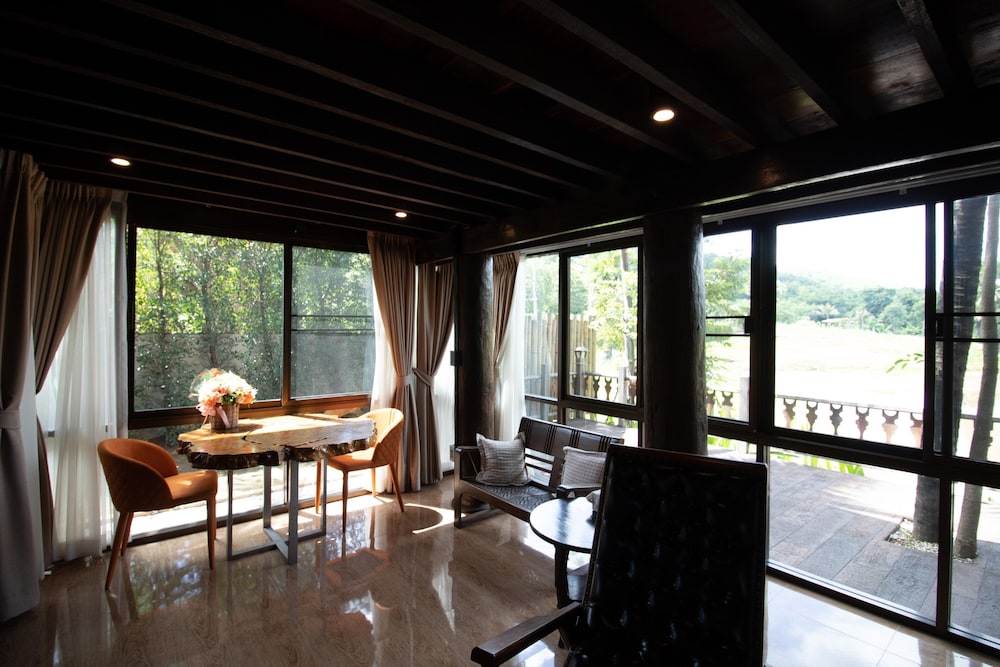 Royal Train Garden Resort 32/50