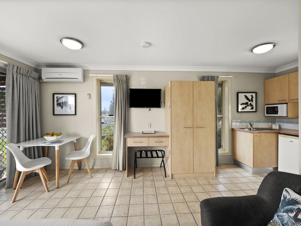 YAMBA SUN MOTEL 43/60