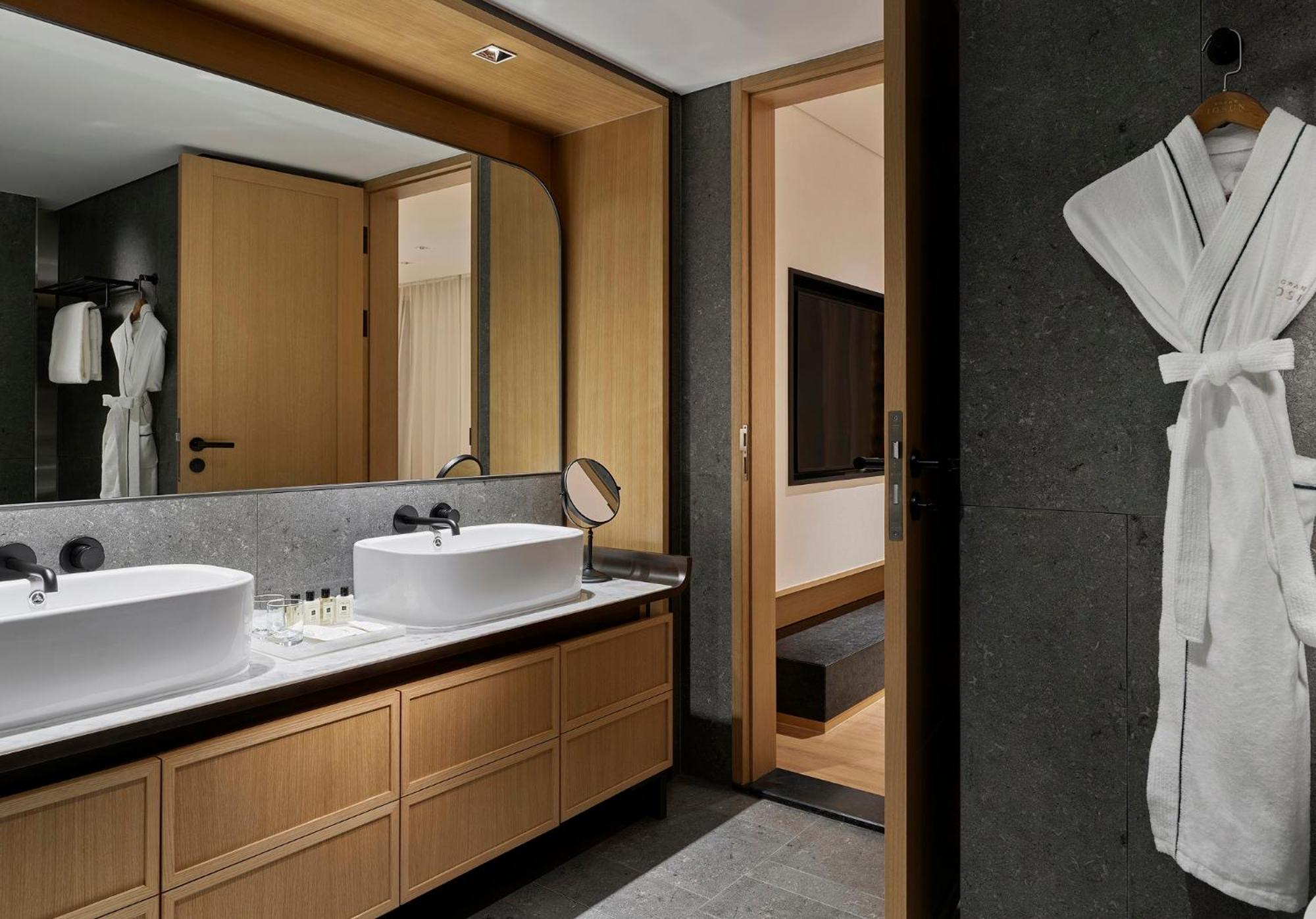 Ondol, Suite, City View, Corner، Grand Josun Busan 2/3
