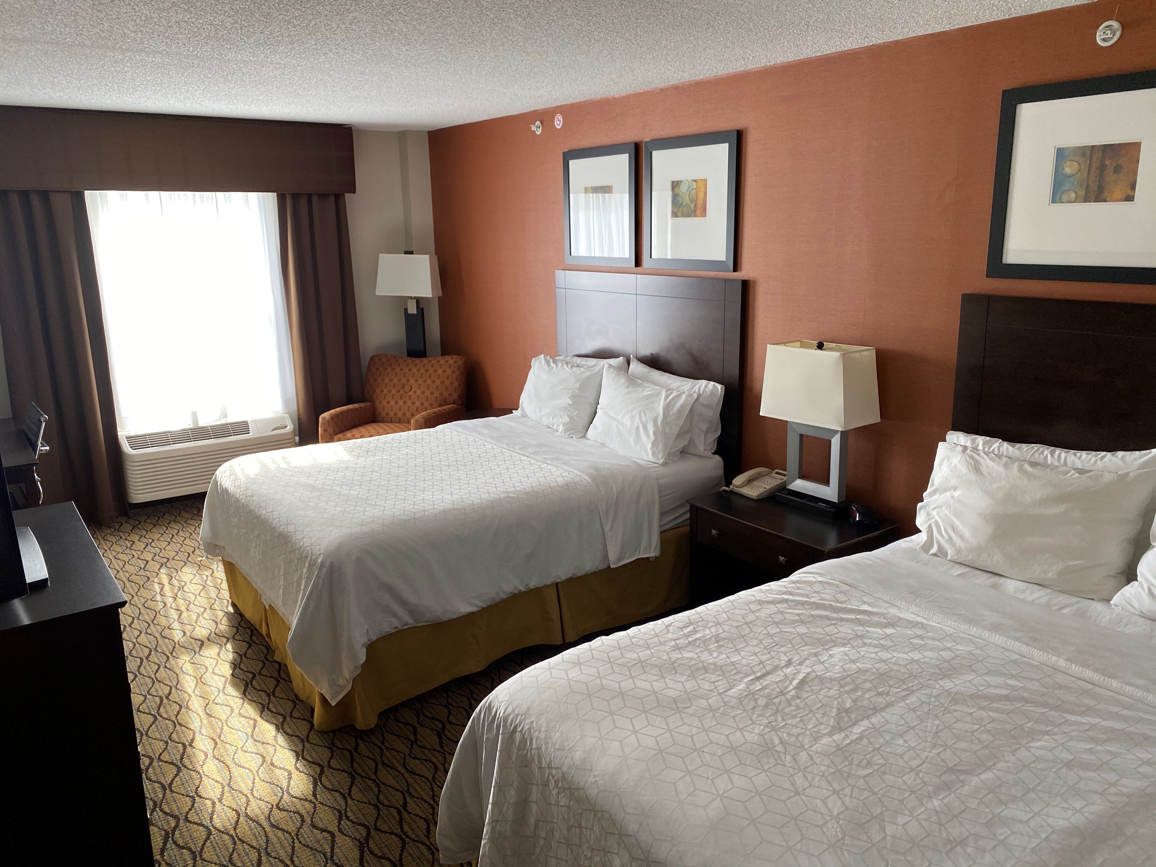 Holiday Inn Express Hotel Suites Danbury I 84 11/43