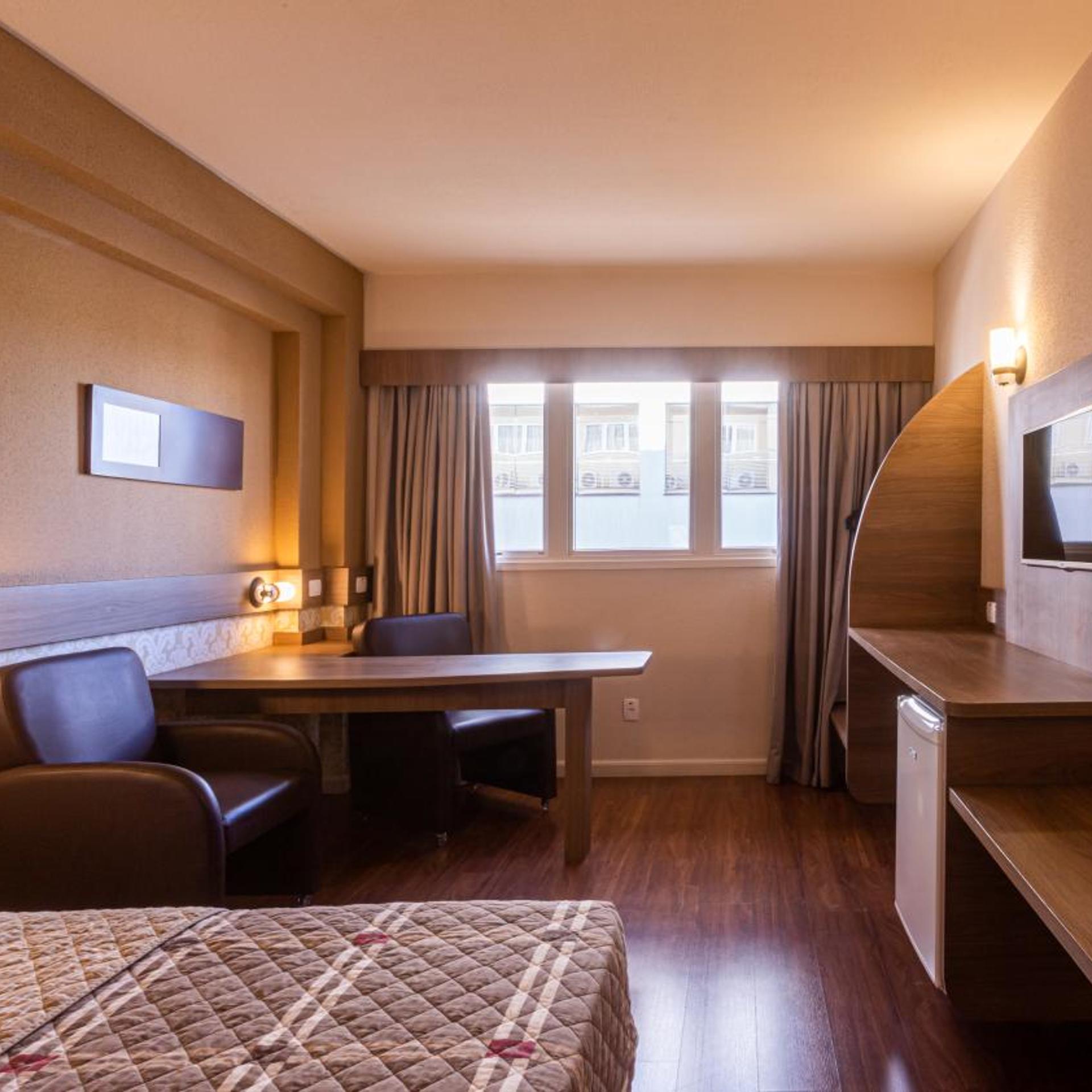 HOTEL 10 PALMAS 32/53