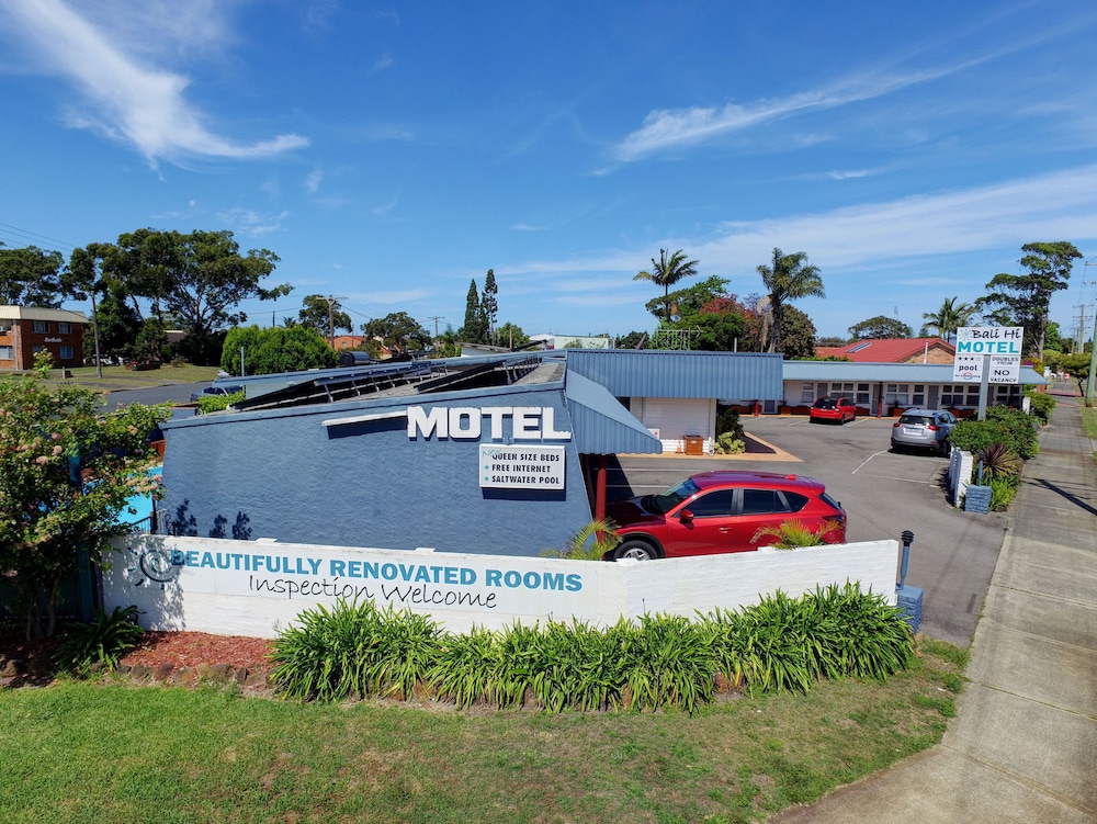 BALI HI MOTEL 7/49