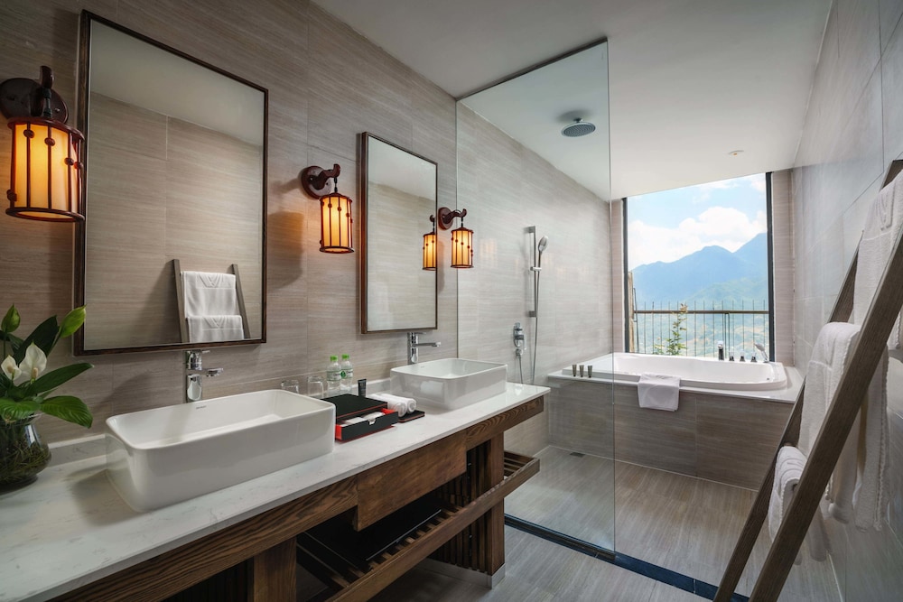Pao S Sapa Leisure Hotel 72/73