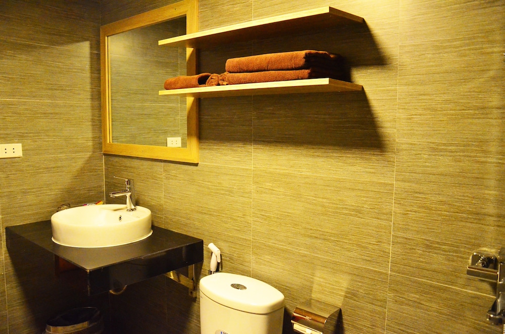 Chapa Dew Boutique Hotel 54/55