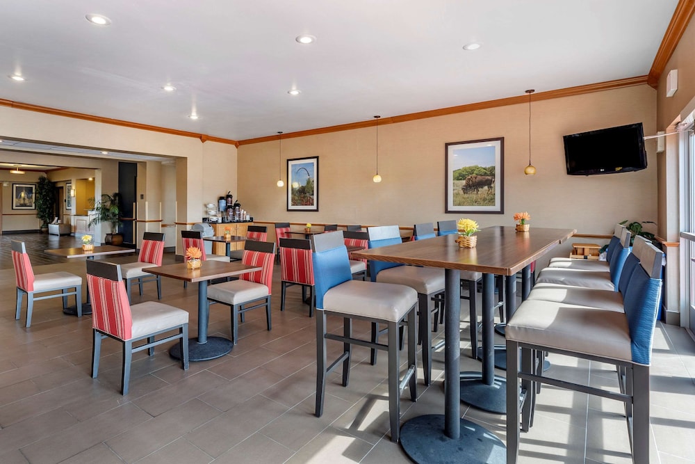 Comfort Inn & Suites Greenville I-70 28/34