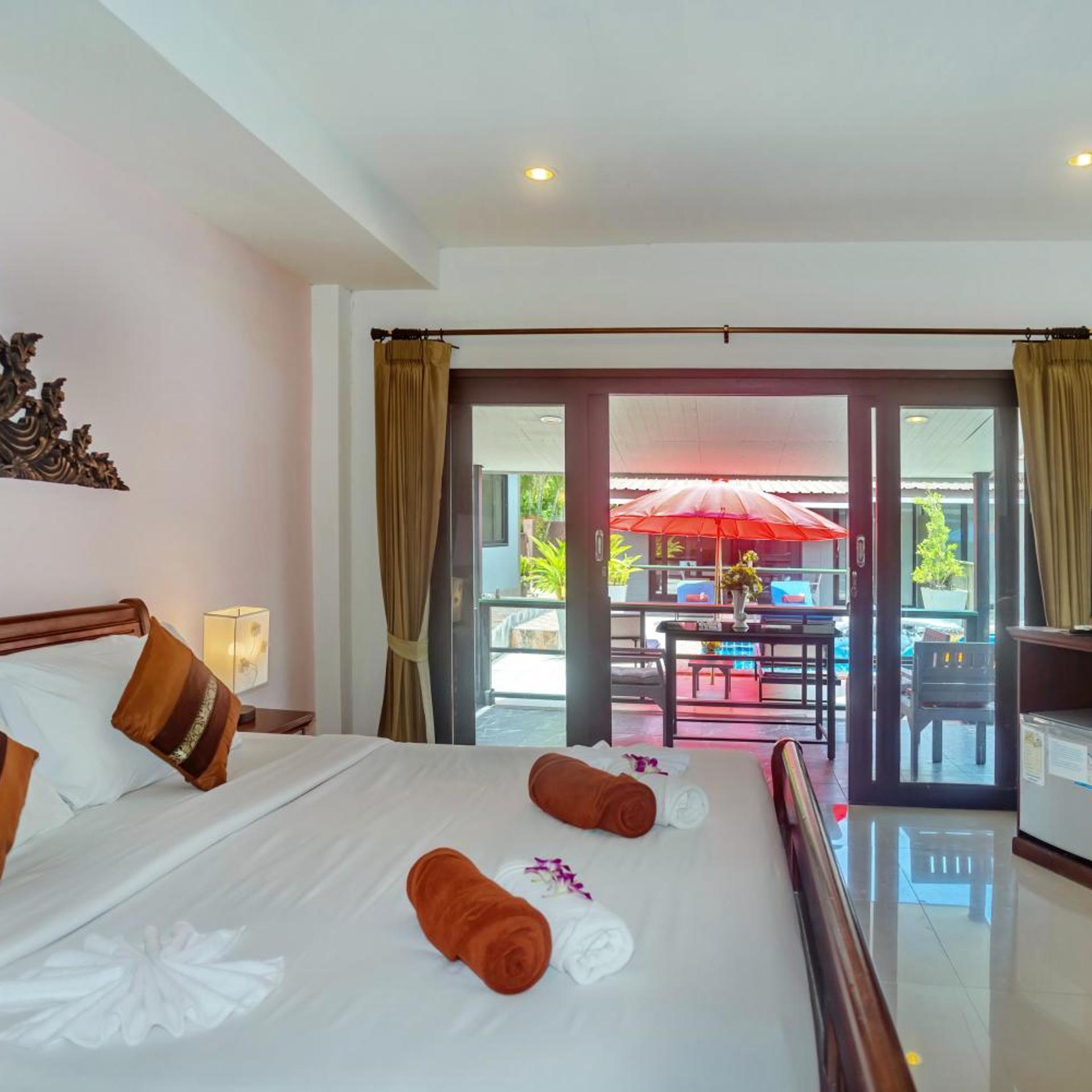Grand, Deluxe, Double Bed, Pool Access