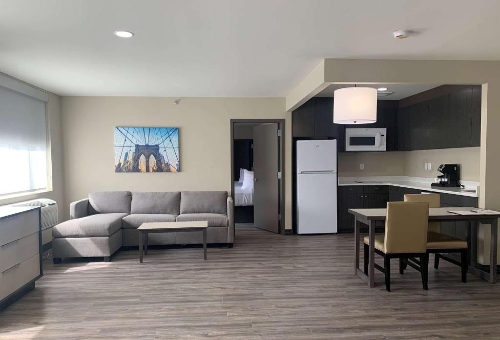Executive Residency Bronx 23/36