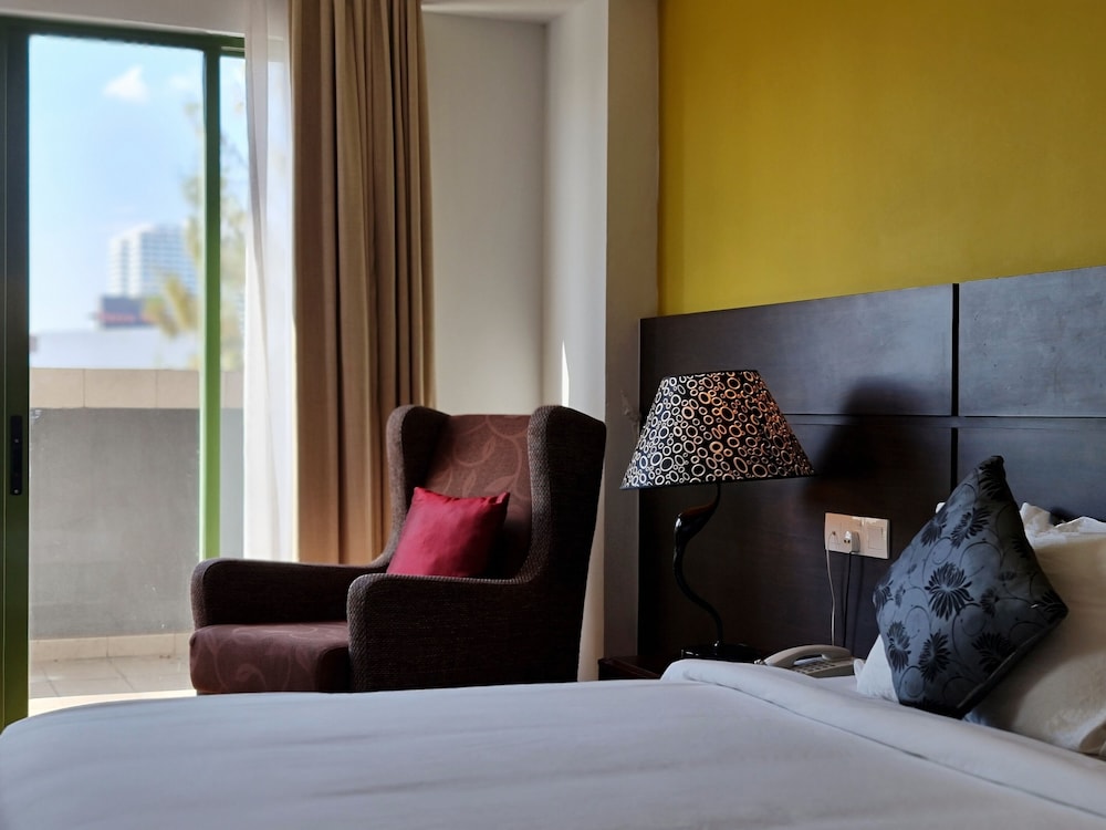 Swan Garden Hotel 38/50