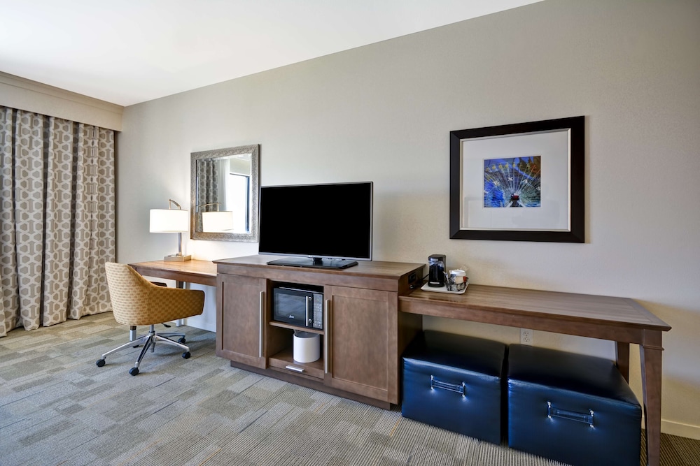 Hampton Inn Suites Dallas Plano East Tx 54/76