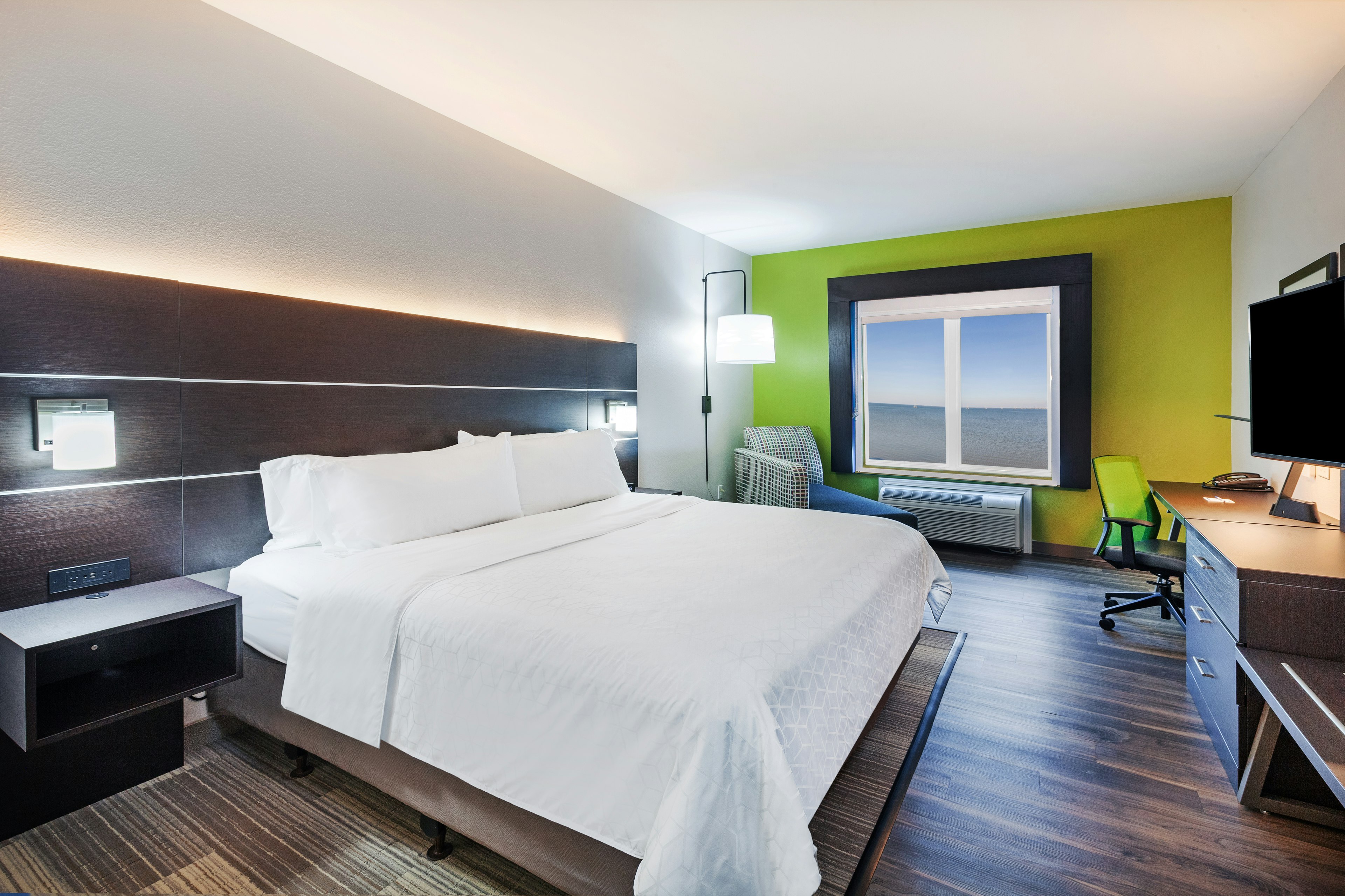 Leisure, King Bed, Bay View