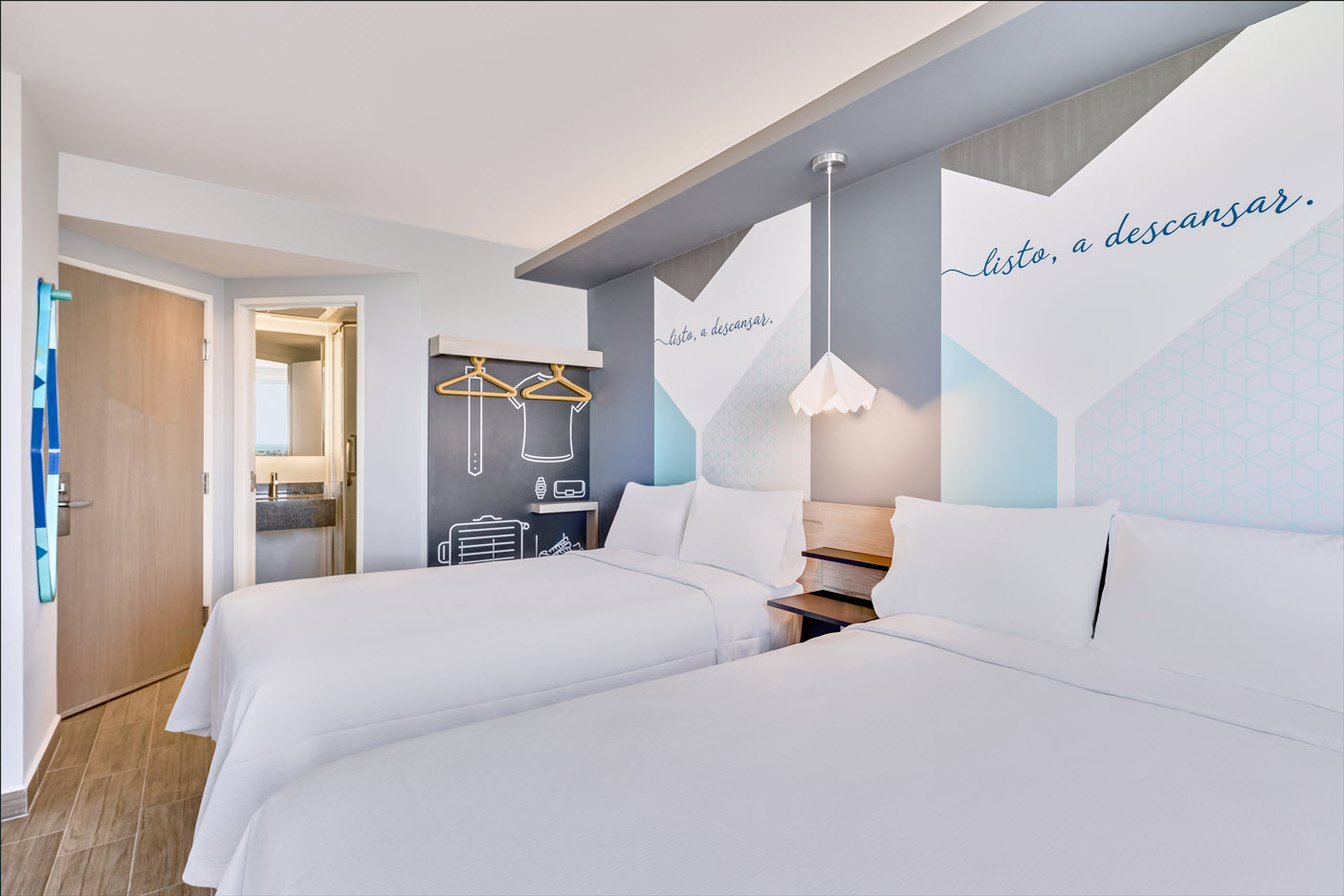 DELUXE, TWIN BEDS