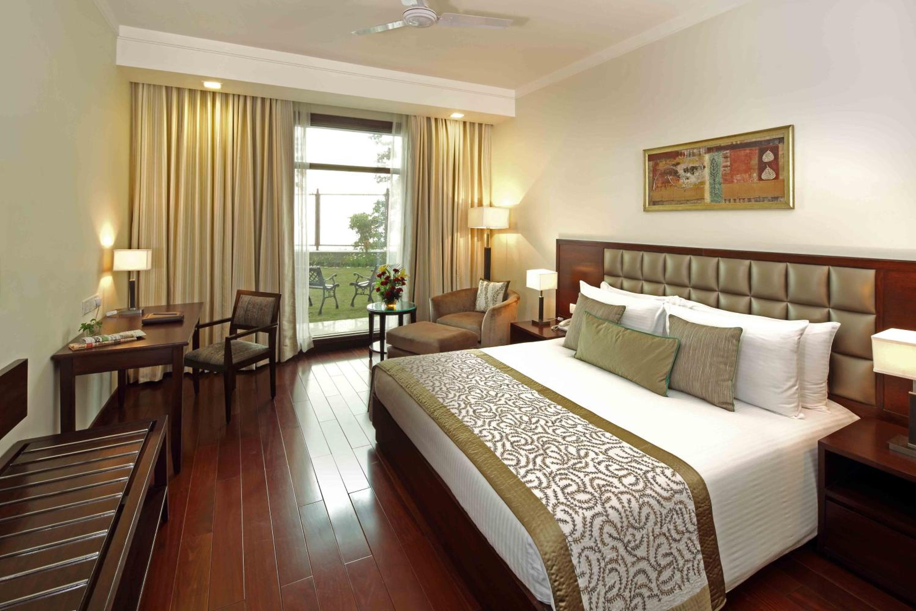 Green, Tower, Double Bed, Valley View