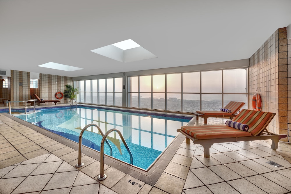 swimming pool spa