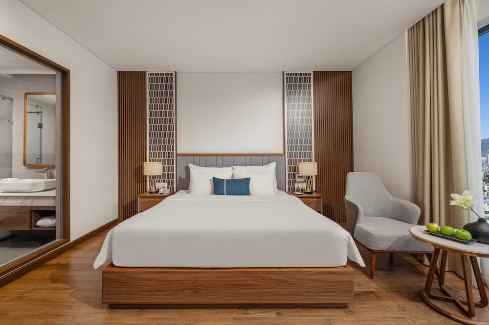Ocean, Deluxe, Queen Bed، Peninsula Hotel Danang 4/8