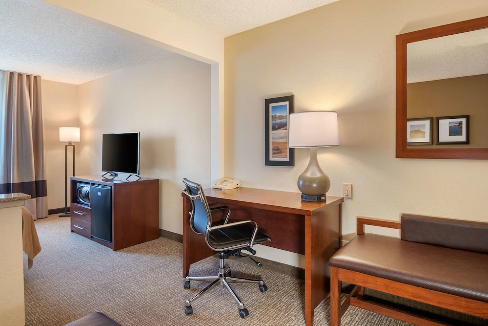 Comfort Inn Medford North 22/24