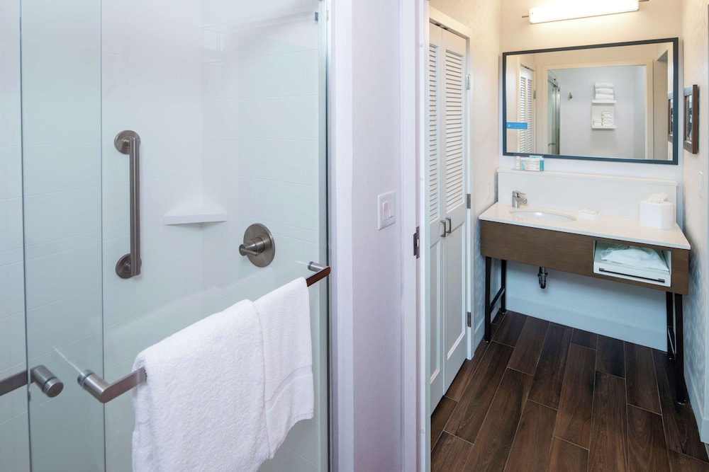 Hampton Inn & Suites Binghamton/Vestal 18/37