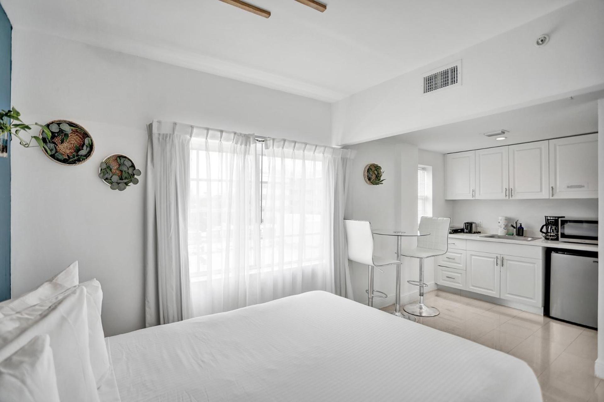 2 Bedrooms, Suite, 2 Bathrooms, Kitchen