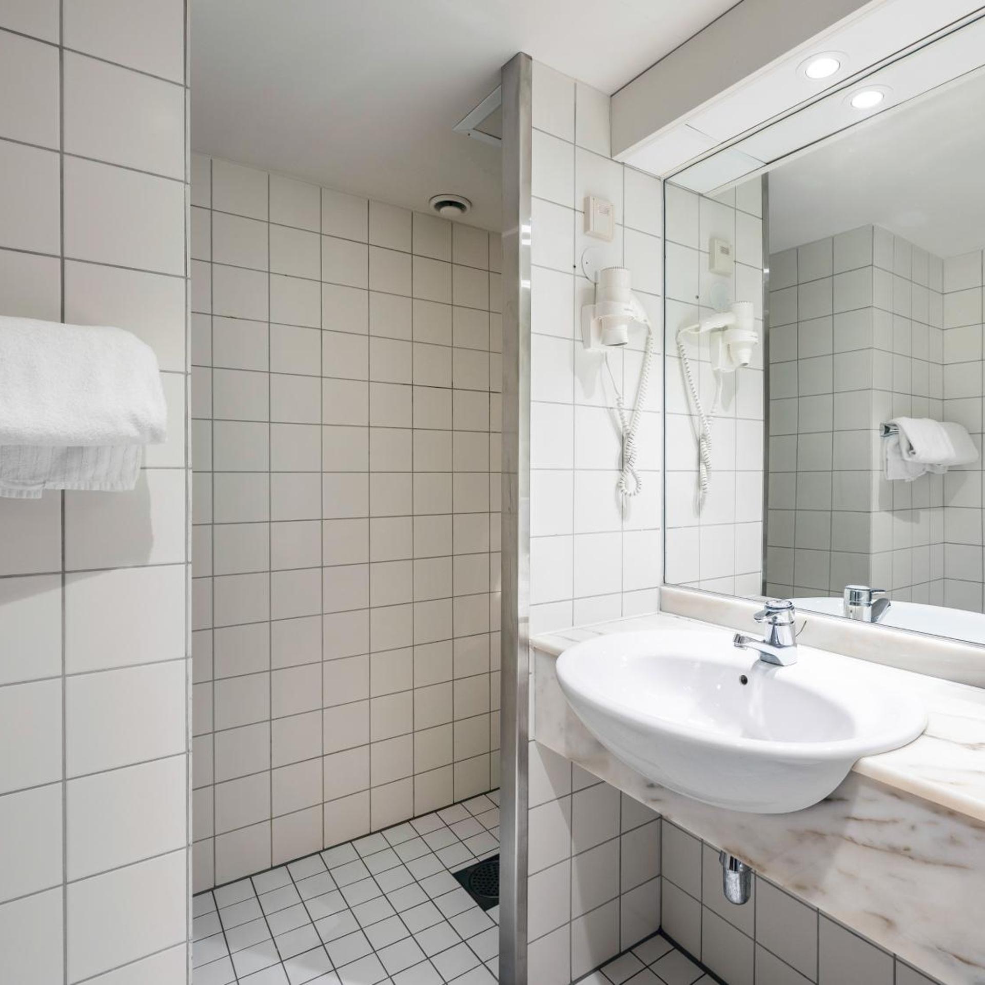 Room, Twin Beds, Quality Hotel Maritim 3/6
