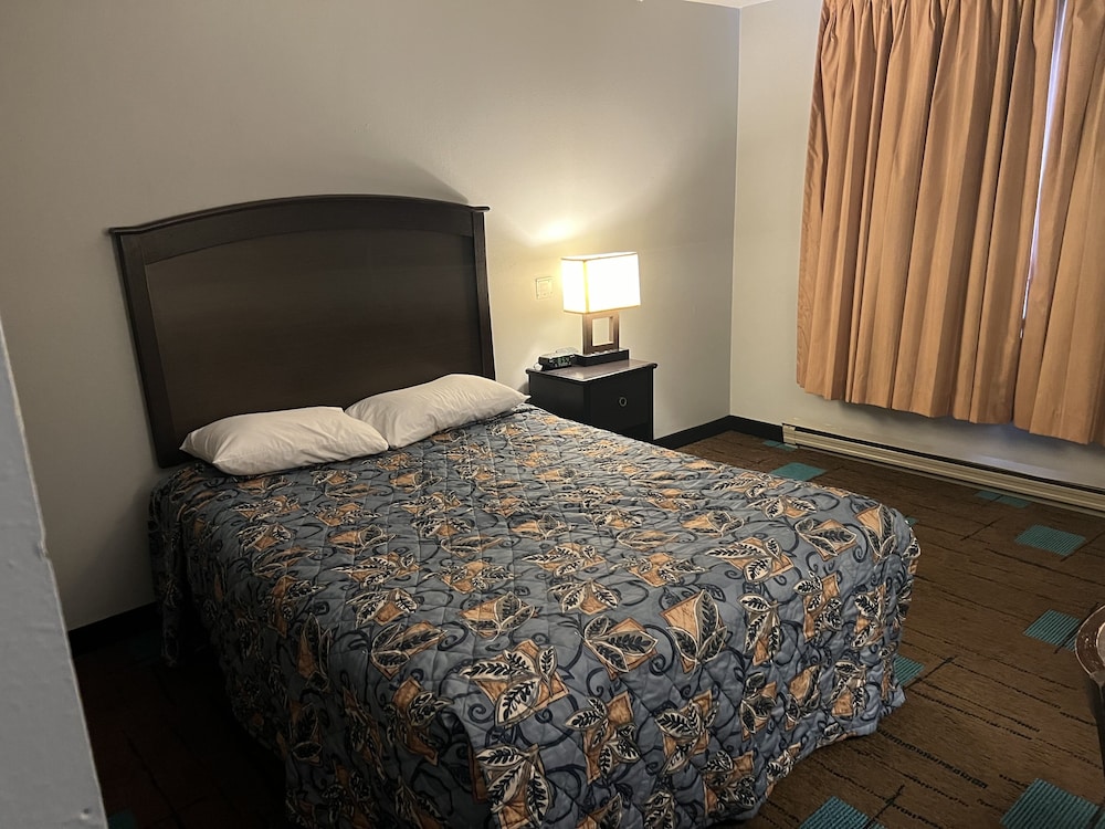 The Ridge Hotel Portage 11/43