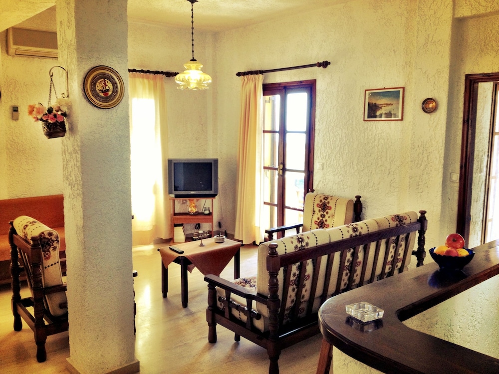 Filoxenia Villa 30/50