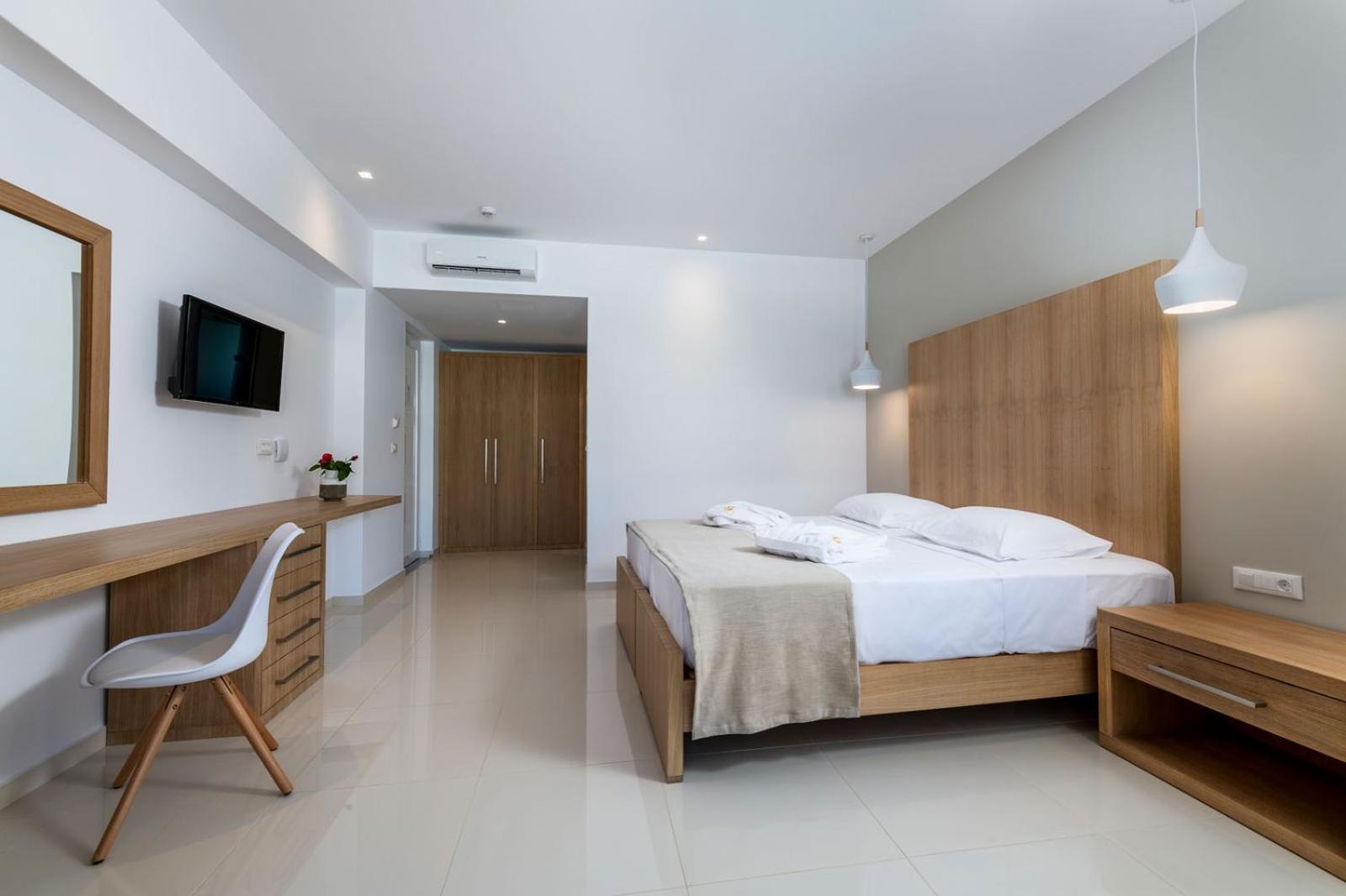 Deluxe, Double Bed