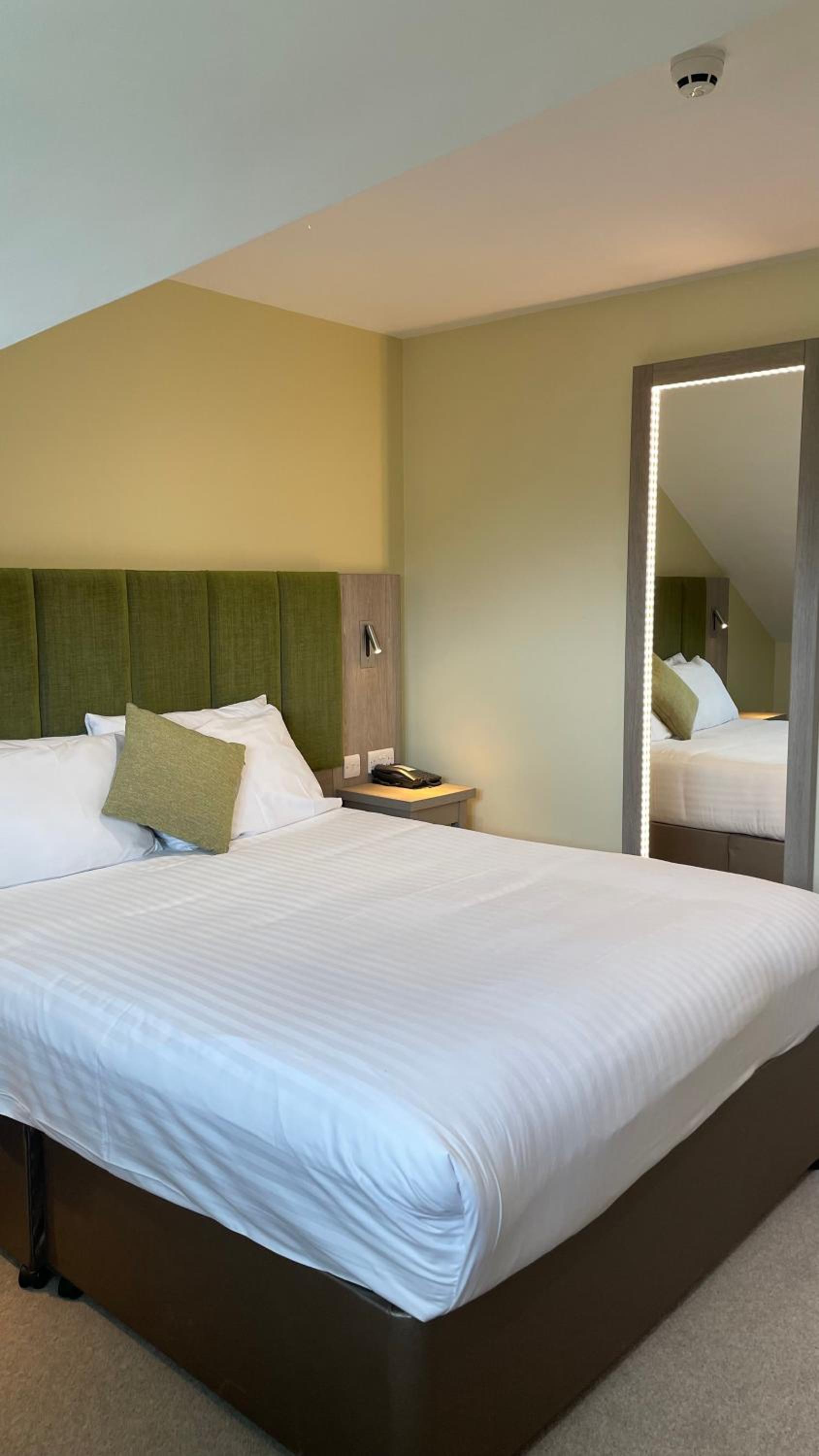 Room, Double Bed
