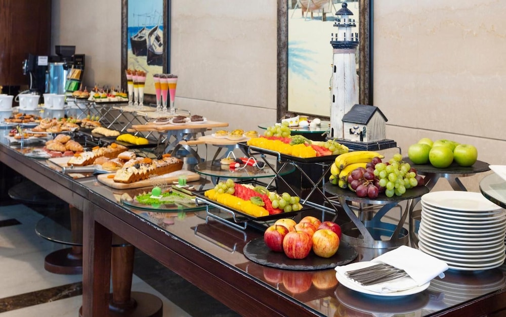 DoubleTree by Hilton Dubai Port Saeed. 52/65