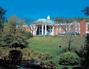 John Carver Inn & Spa 54/57