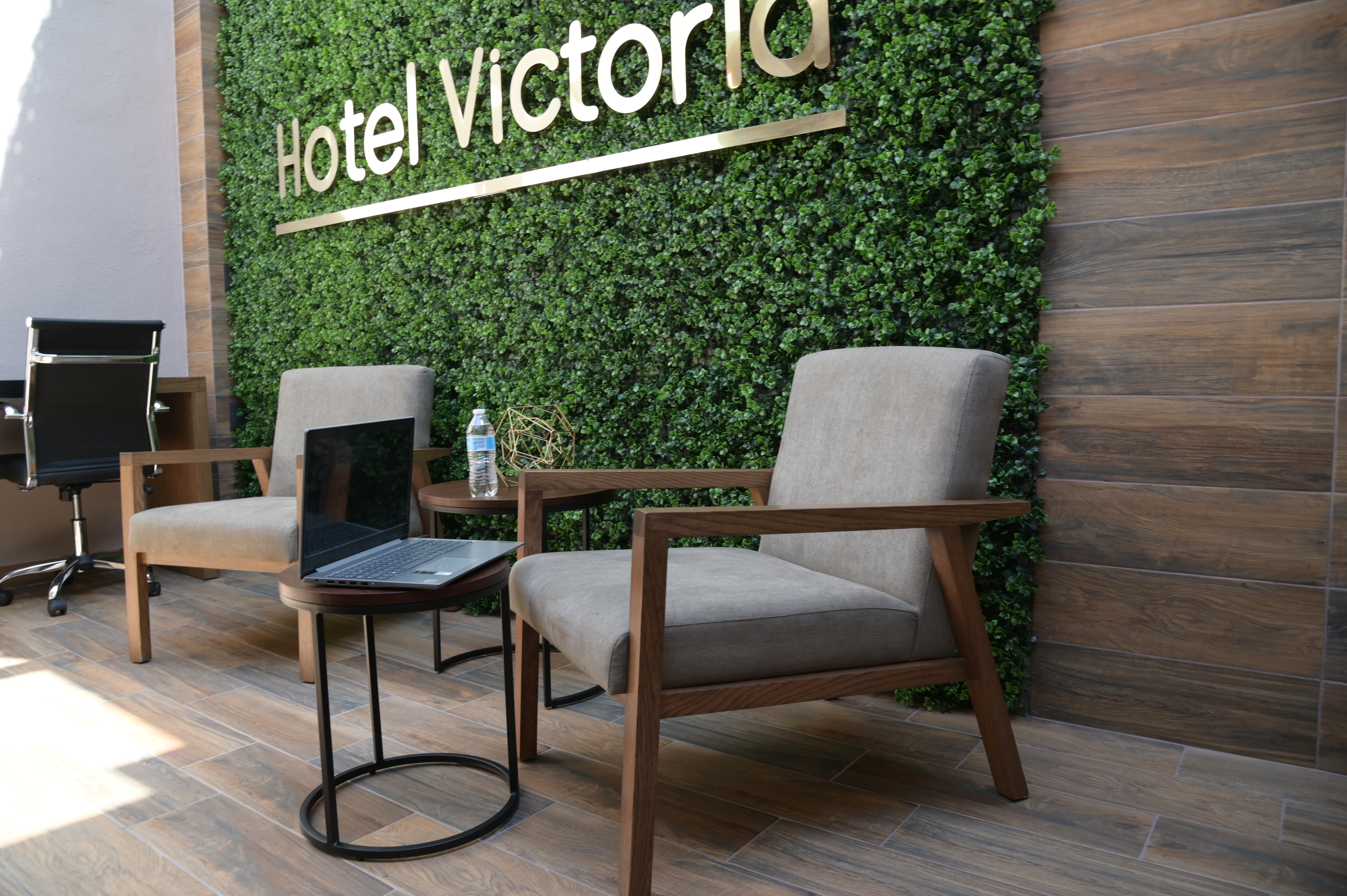 Hotel Victoria 37/50