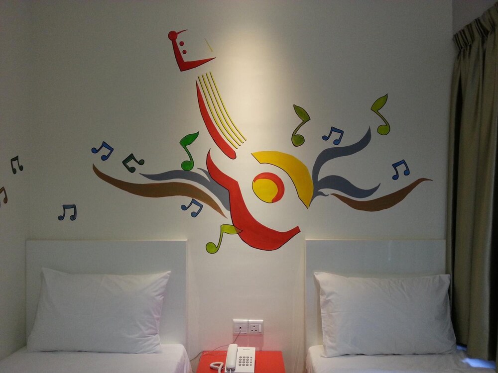 Hotel Strawberry Fields 46/48