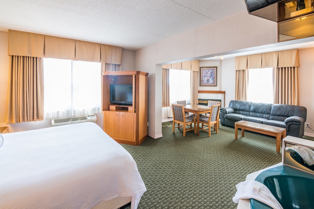 Ramada by Wyndham Thunder Bay Airlane Hotel 15/50