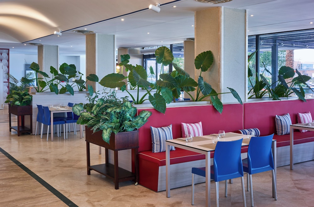 Serena Majestic Hotel Residence 27/31