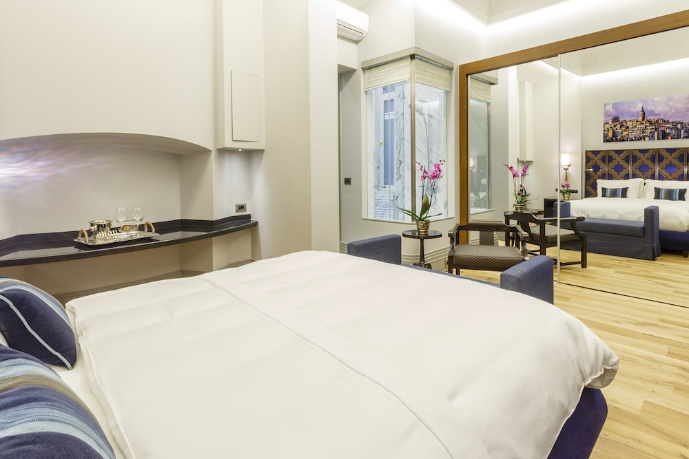 Ravouna 1906 Suites - Special Class Adults Only 6/45